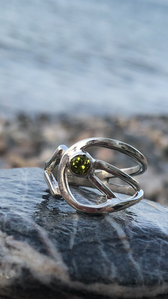 green peridot silver ring, August birthstone ring, modern silver ring 