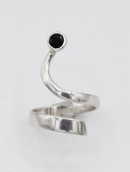 black spinel silver wave ring, black spinel ring, black stone silver ring 
