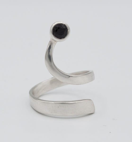 black spinel silver wave ring, black spinel ring, black stone silver ring 