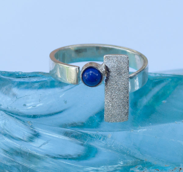 blue lapis silver ring, modern silver ring, geometric ring, blue stone ring 