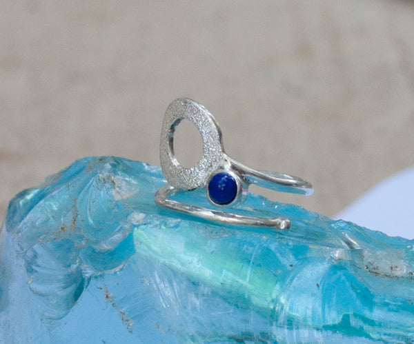 Blue lapis silver ring, karma ring, geometric circle ring, blue stone ring 