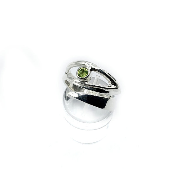 eye ring peridot silver ring, silver eye ring with green stone ring 