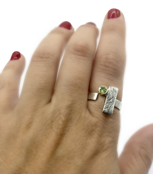 rectangle ring, peridot ring, silver geometric ring with green stone ring 