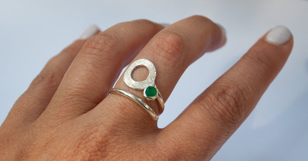 green agate silver ring, open circle ring, green stone ring, modern geometric silver ring 