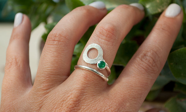 green agate silver ring, open circle ring, green stone ring, modern geometric silver ring 