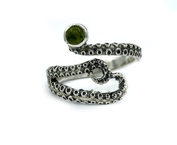 octopus silver ring, peridot ring, tentacle ring, silver adjustable ring, August birthstone ring 