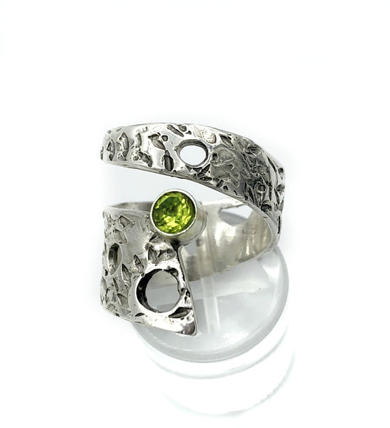 Abstract silver ring, peridot ring, silver adjustable ring, August birthstone ring 