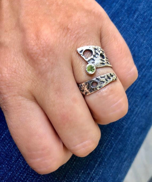 Abstract silver ring, peridot ring, silver adjustable ring, August birthstone ring 