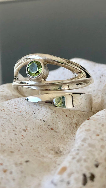 eye ring peridot silver ring, silver eye ring with green stone ring 