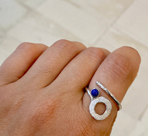 Blue lapis silver ring, karma ring, geometric circle ring, blue stone ring