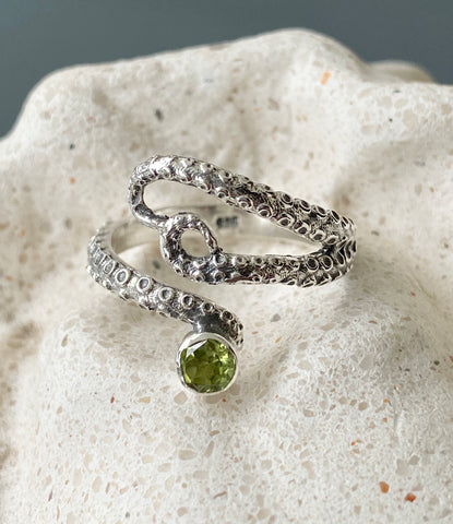 octopus silver ring, peridot ring, tentacle ring, silver adjustable ring, August birthstone ring 