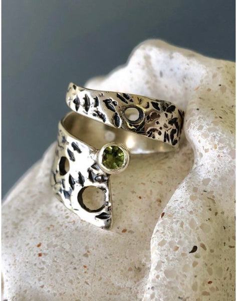 Abstract silver ring, peridot ring, silver adjustable ring, August birthstone ring 