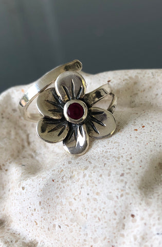 Flower ring silver, poppy flower with red garnet gemstone 