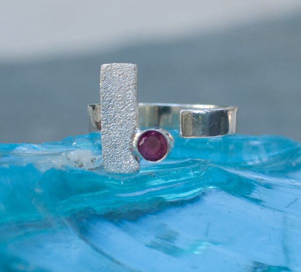 pink tourmaline ring, silver ring, silver geometric ring, pink stone ring 