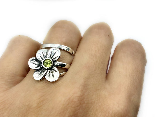 poppy flower ring, peridot silver ring, silver ring adjustable 