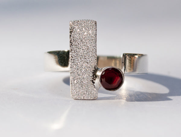 red garnet ring, red garnet silver ring, silver geometric ring with red stone ring 