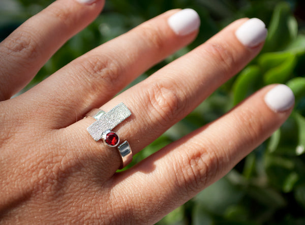 red garnet ring, red garnet silver ring, silver geometric ring with red stone ring 
