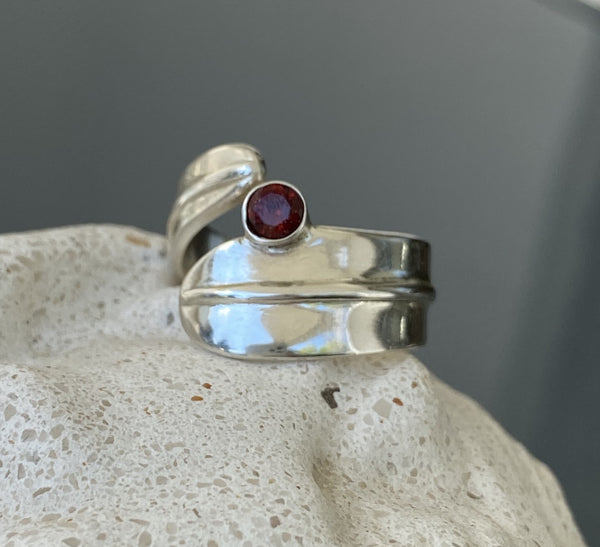 silver ring, gemstone silver ring, garnet silver ring 