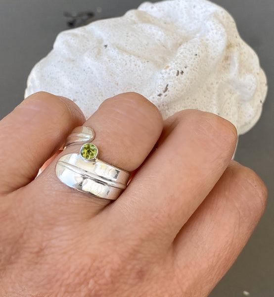 silver ring, gemstone silver ring, peridot silver ring 