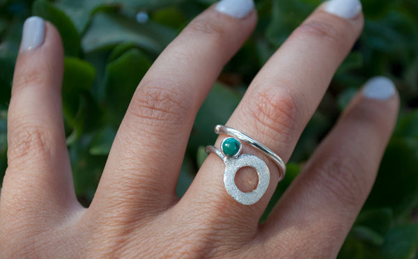 turquoise silver ring, open circle ring, turquoise stone ring, modern geometric silver ring 