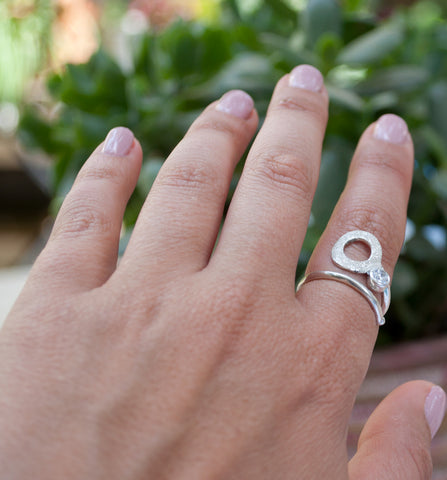 white zircon silver ring, karma ring, geometric circle ring, zircon stone ring 